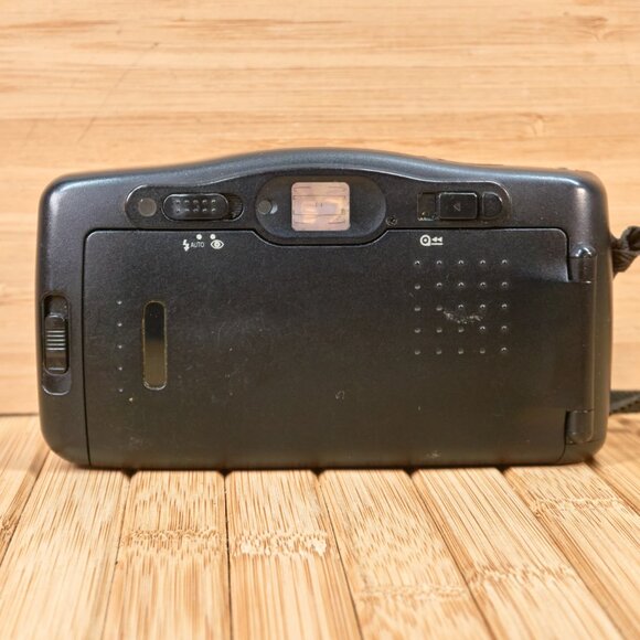 Vintage Fujifilm DL-95 Super, Point and Shoot Film Camera - Picture 5 of 7